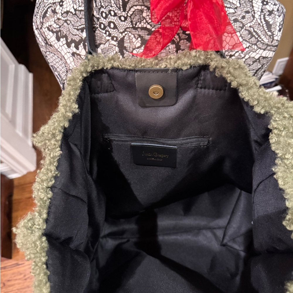 Justin Gregory Woody Teddy Tote Bag - Picture 3 of 6